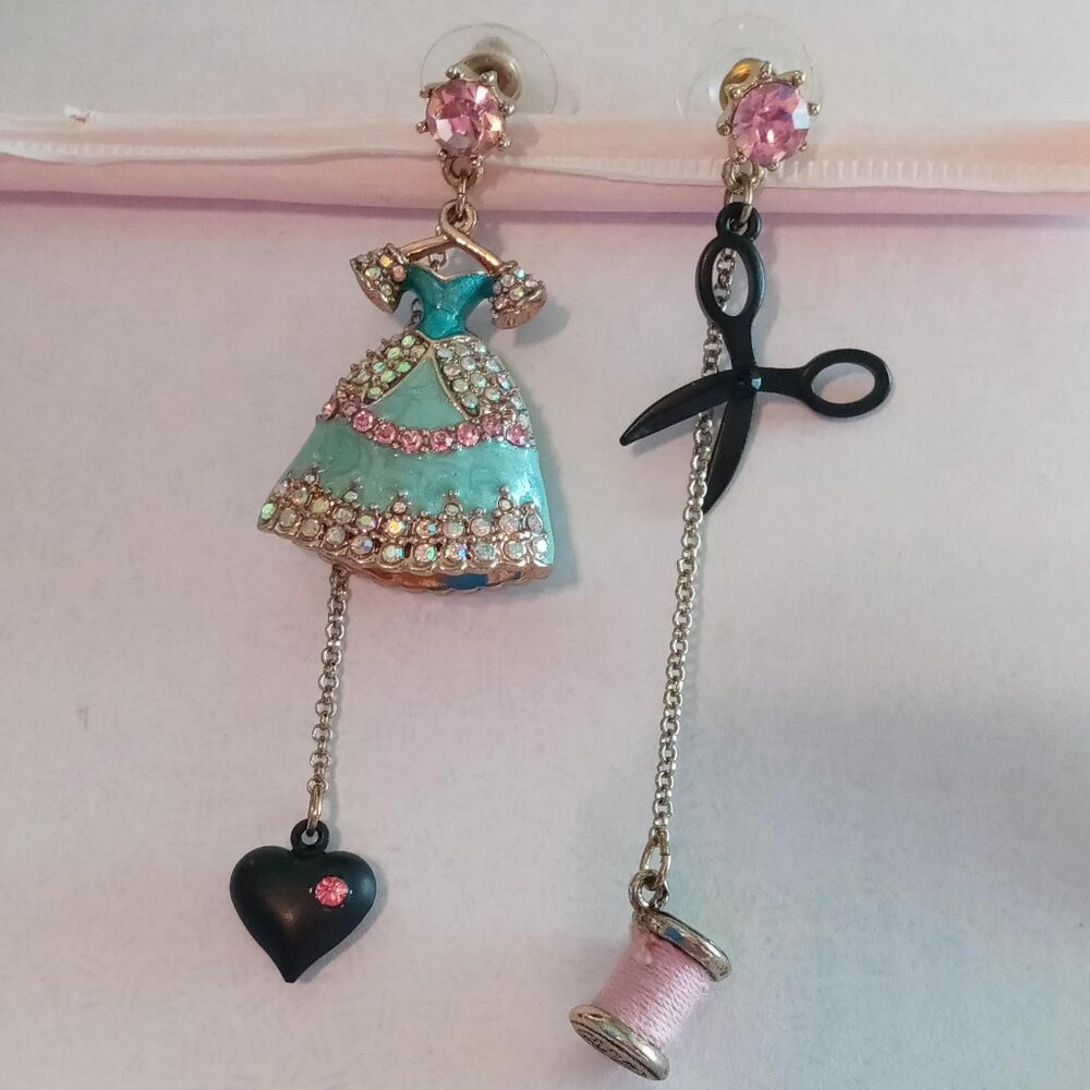 betsey johnson earrings